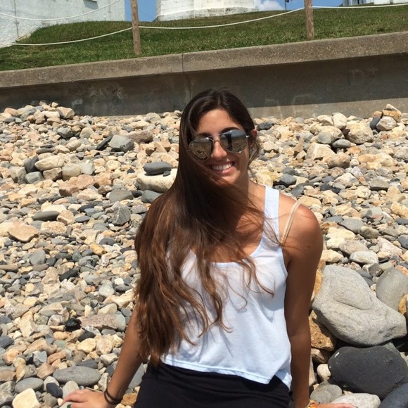 Meet your Posher, Adriana - Picture 1 of 1